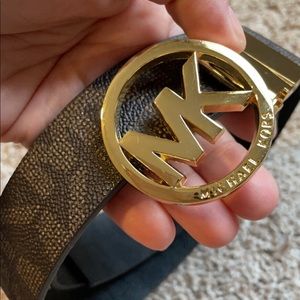 MICHAEL KORS 🌟 2 in 1!! Reversible!!! Brown & Black Logo Belt